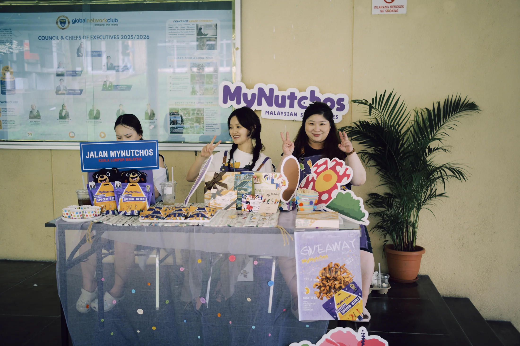 MyNutchos behind the project 1